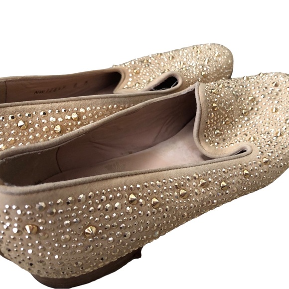 Stuart Weitzman bedazzled flats size 8 heel flaw - Picture 3 of 8